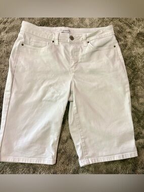 croft & barrow White Women's Bermuda Shorts - Clean Five-Pocket Style